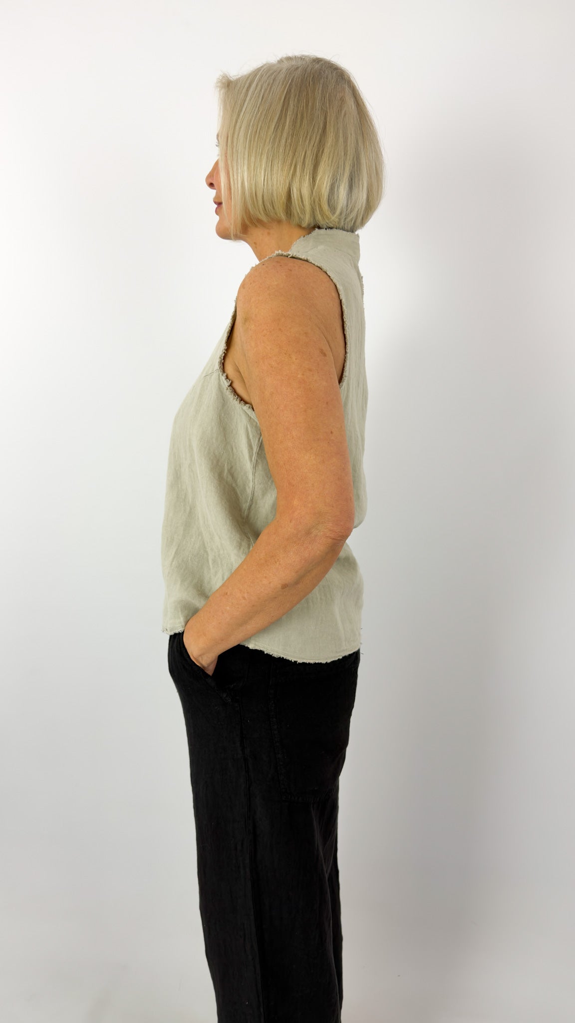 Aequamente 119 Waistcoat Sand