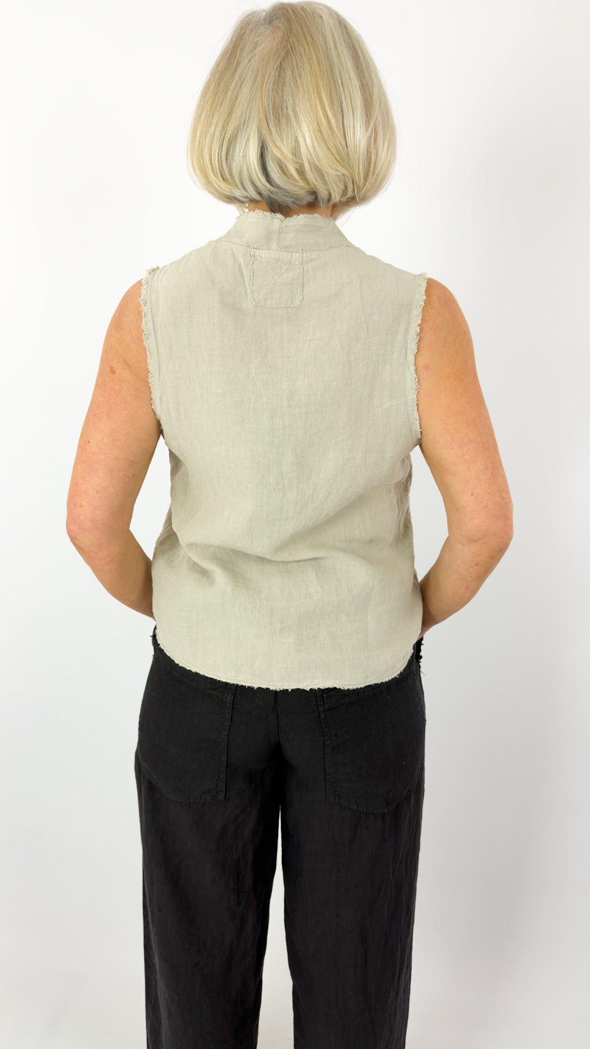 Aequamente 119 Waistcoat Sand