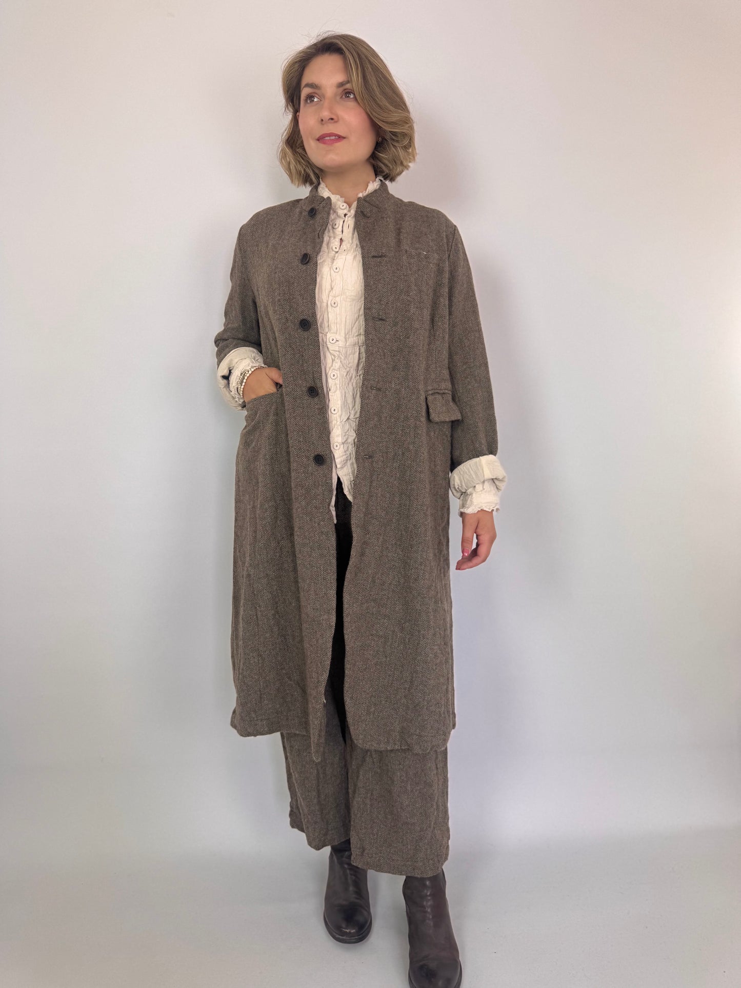 Pas De Calais 9348 Chesterfield Coat Beige