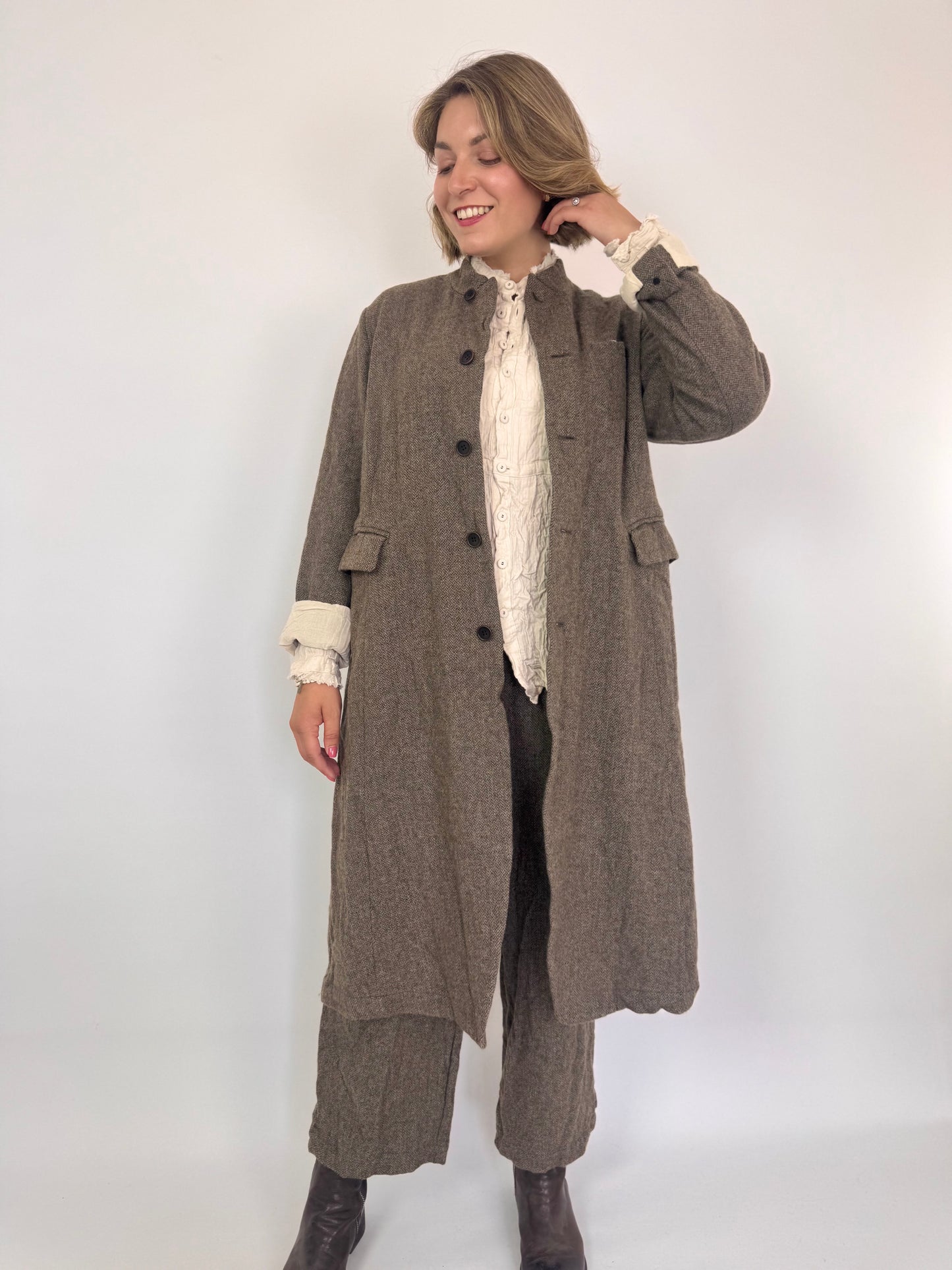 Pas De Calais 9348 Chesterfield Coat Beige