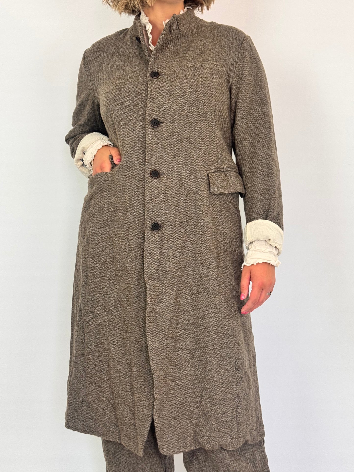 Pas De Calais 9348 Chesterfield Coat Beige