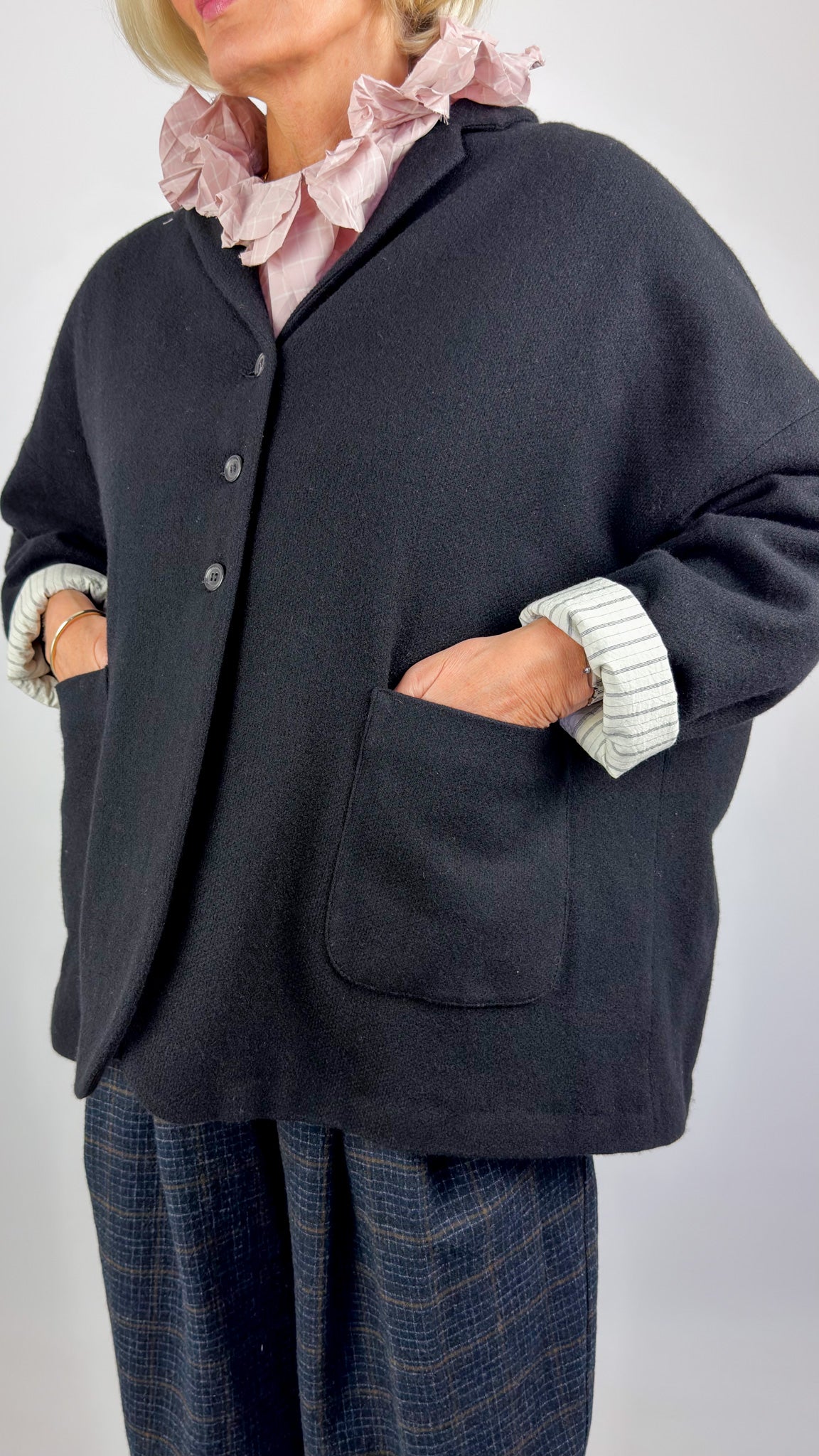 Apuntob 2084 Jacket Black