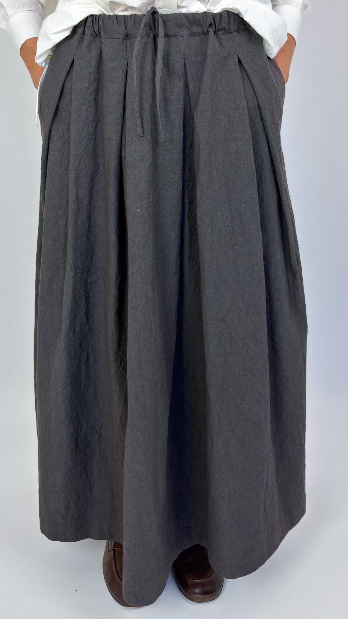 Kagure 1101 Skirt Charcoal