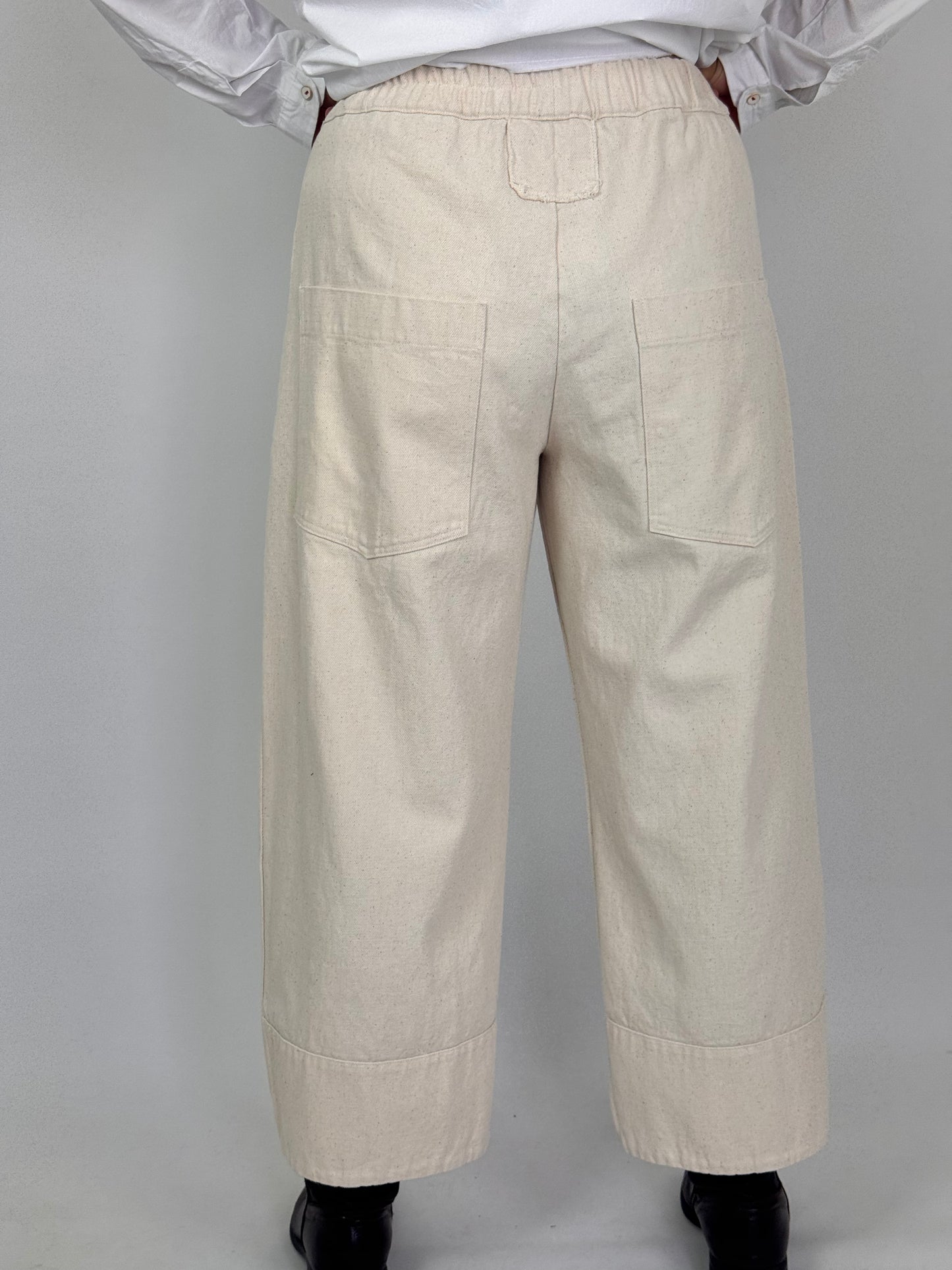 Aequamente 248 Trousers Chalk
