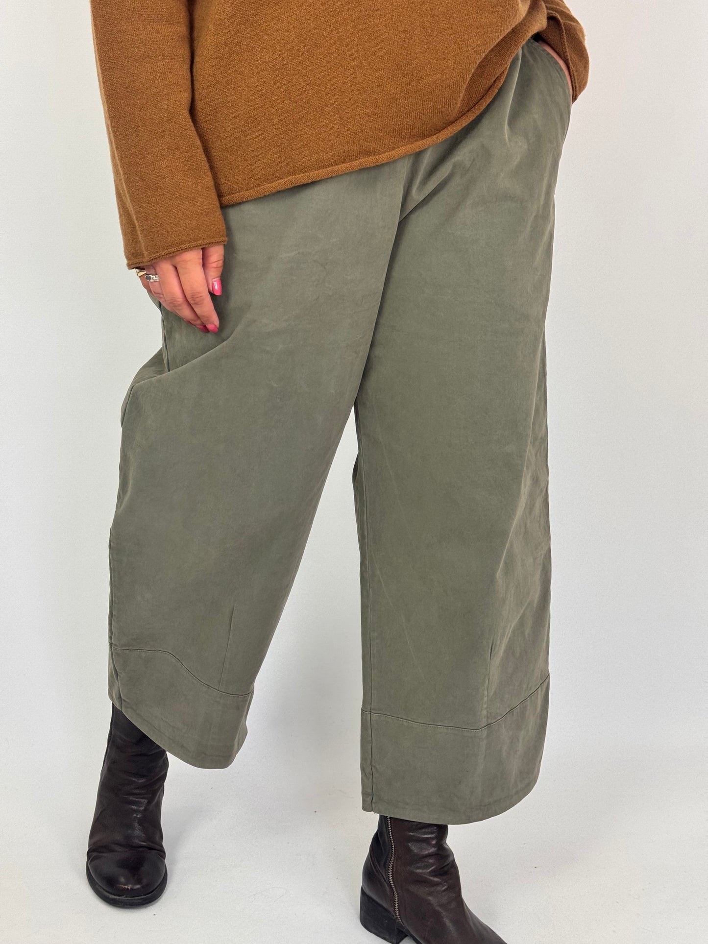 Aequamente 235 Trousers Salvia