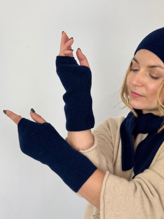 11Everything 05 Mittens
