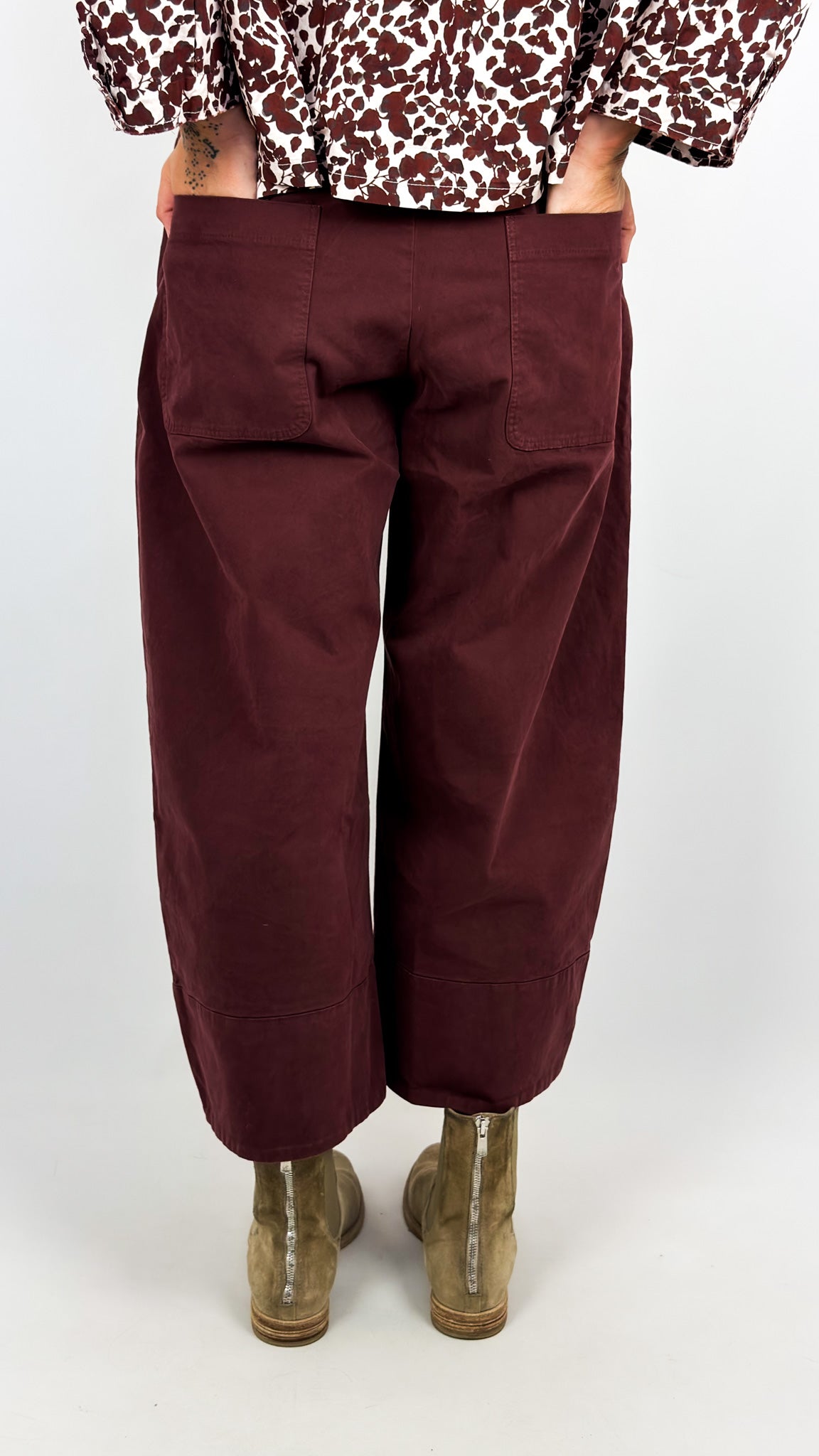Aequamente 234 Trousers Amarena