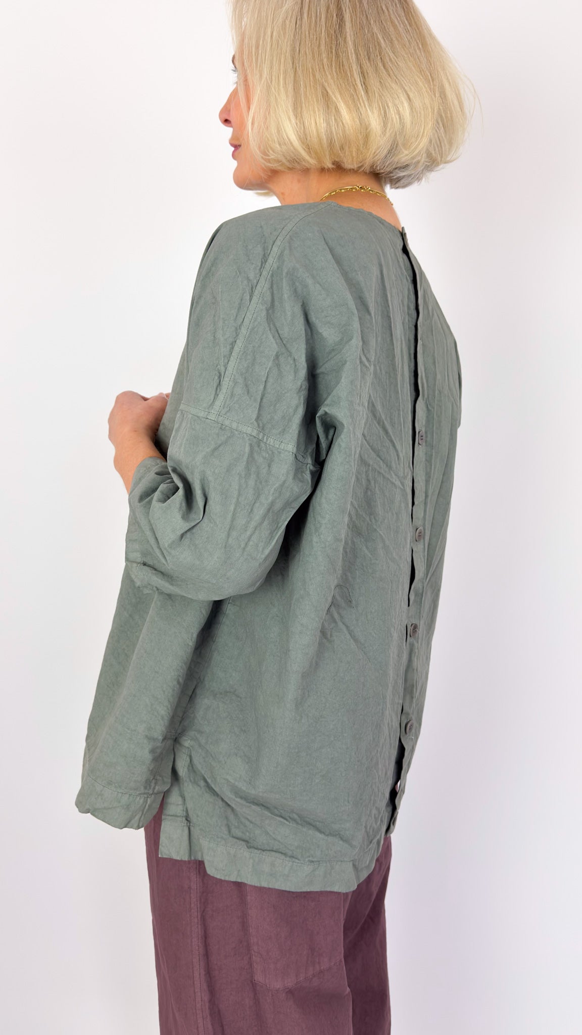 Album Di Famiglia 152 CC Button Back Blouse Sage