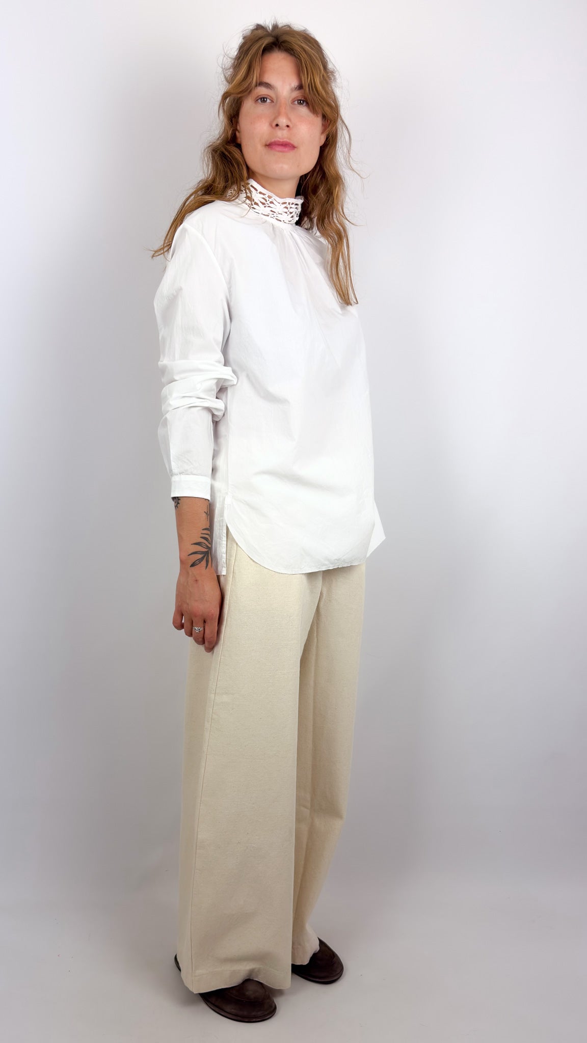Aequamente 243 Trousers Chalk