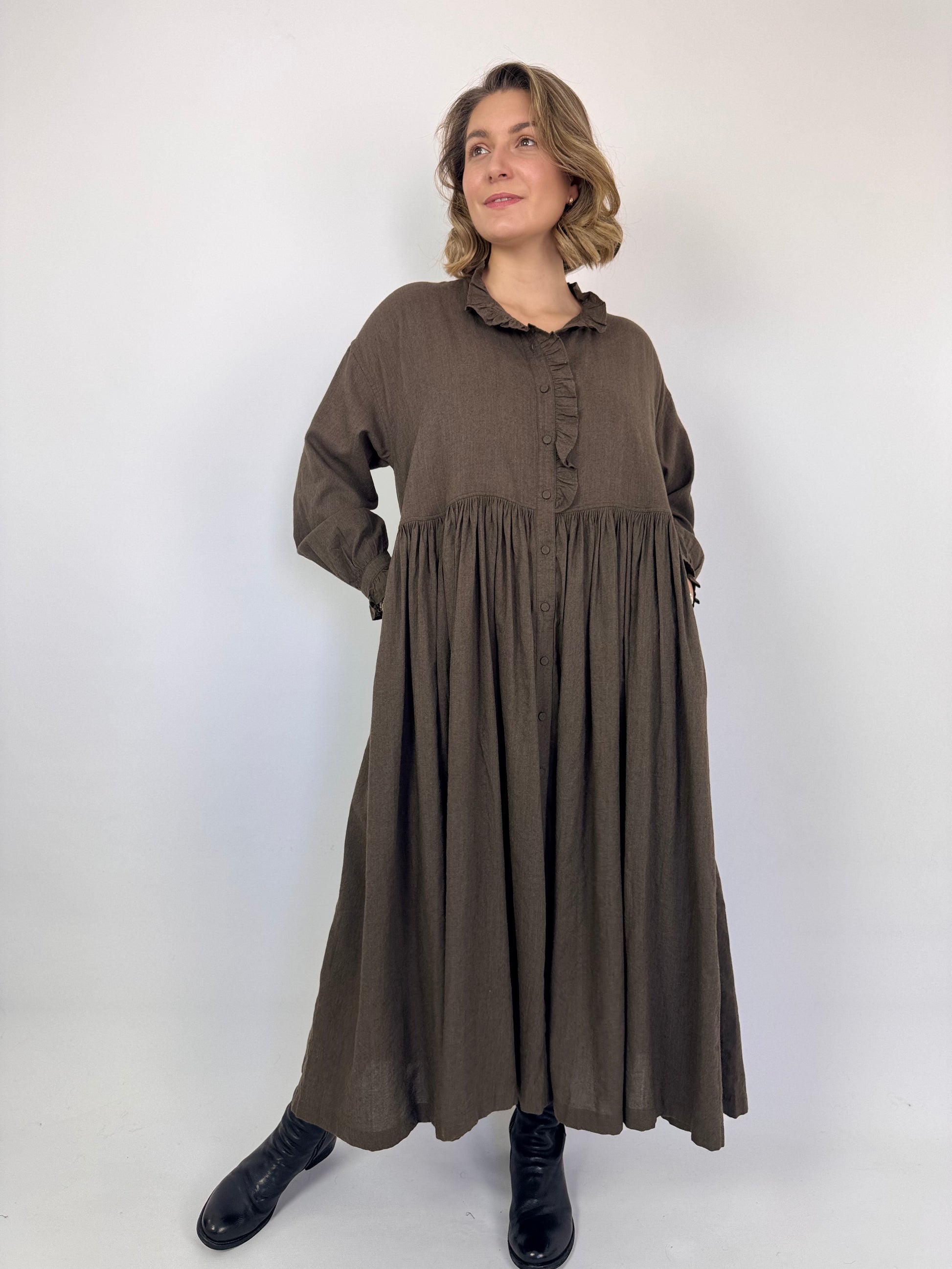 Maison de Soil 754 Frill Collar Dress Brown – Cordelia James