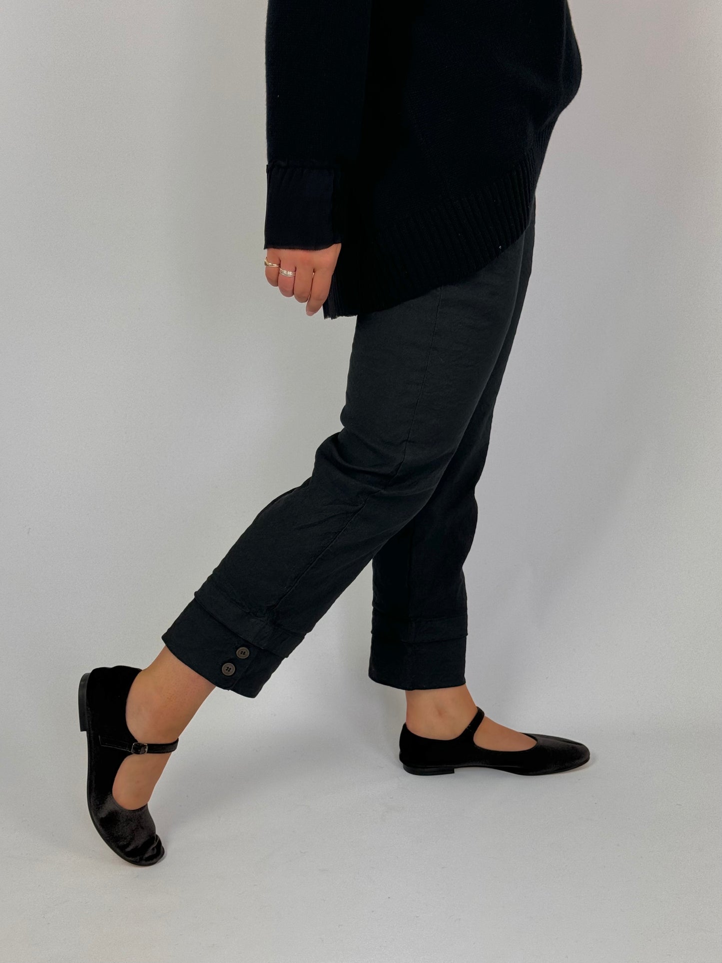 Aequamente 206 Trousers Black