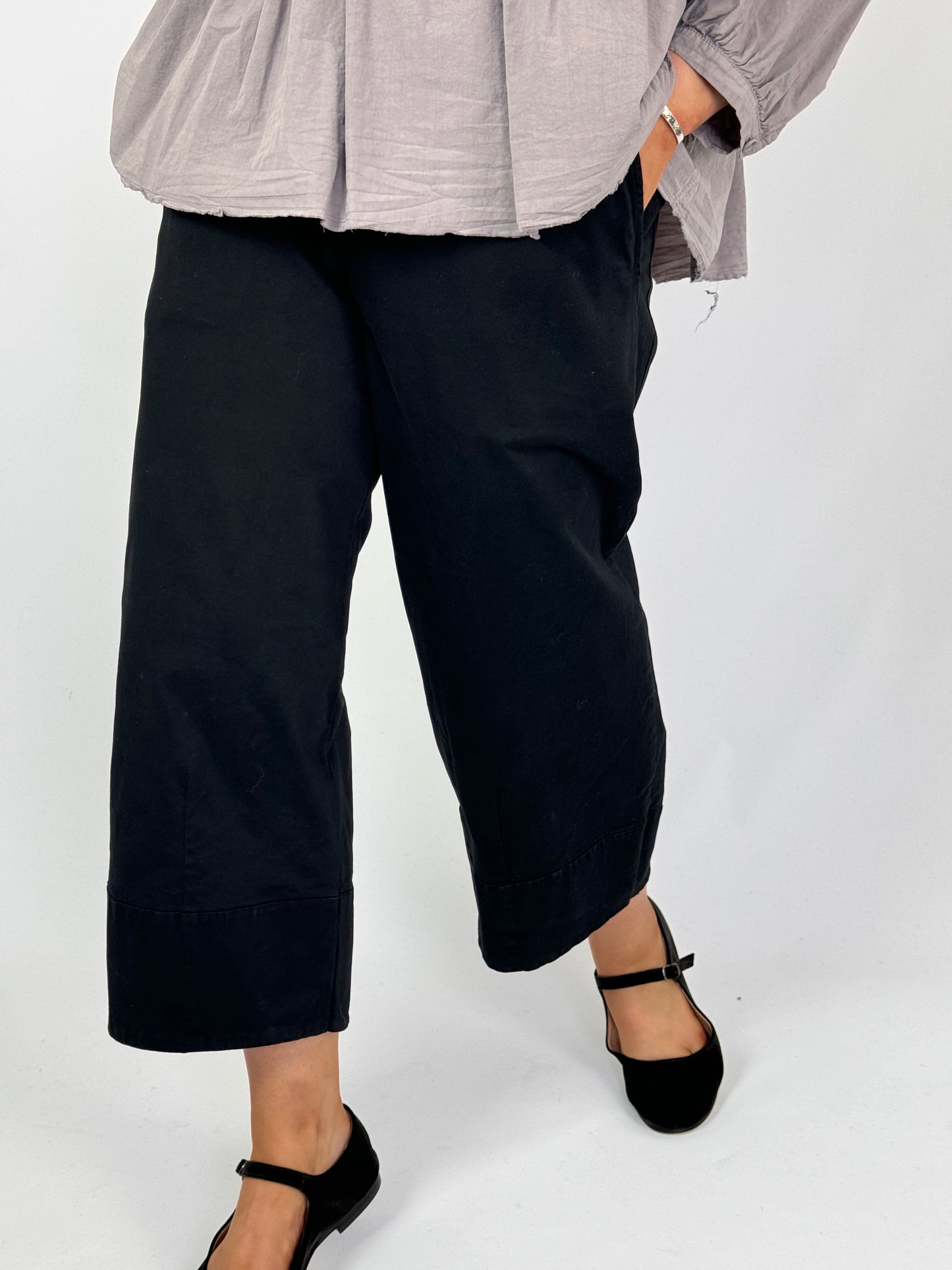 Aequamente 246 Trousers Black