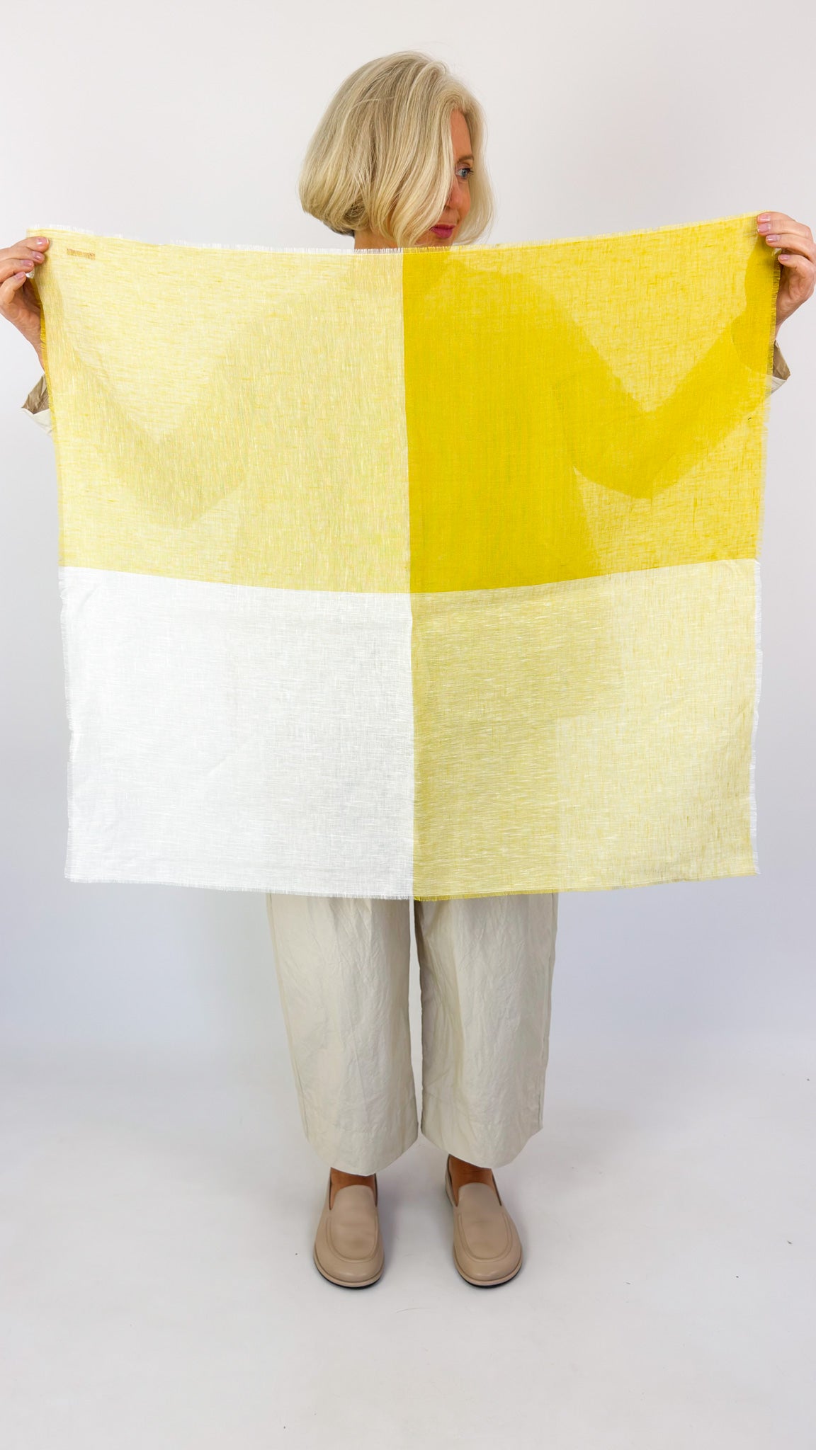 Apuntob 2073 Scarf