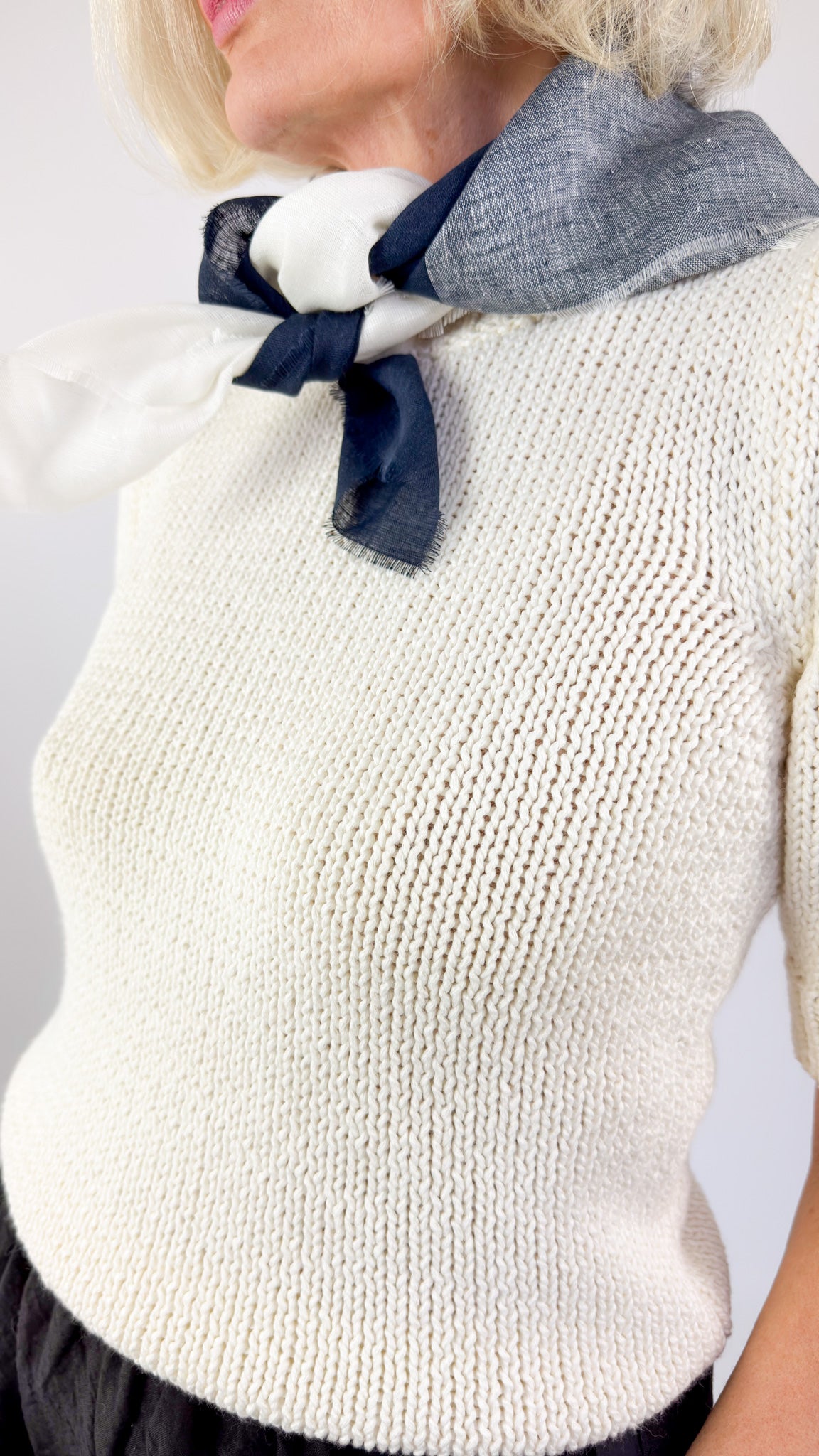 Apuntob 2073 Scarf