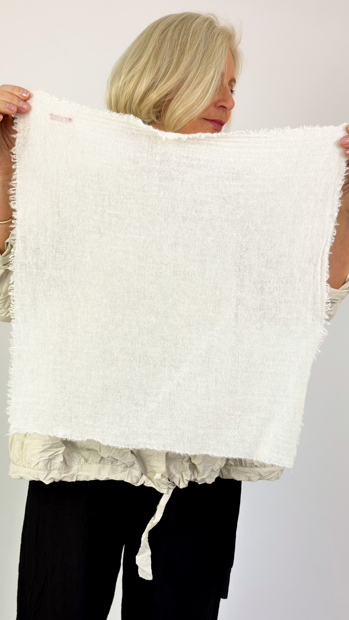 Apuntob 2049 Scarf