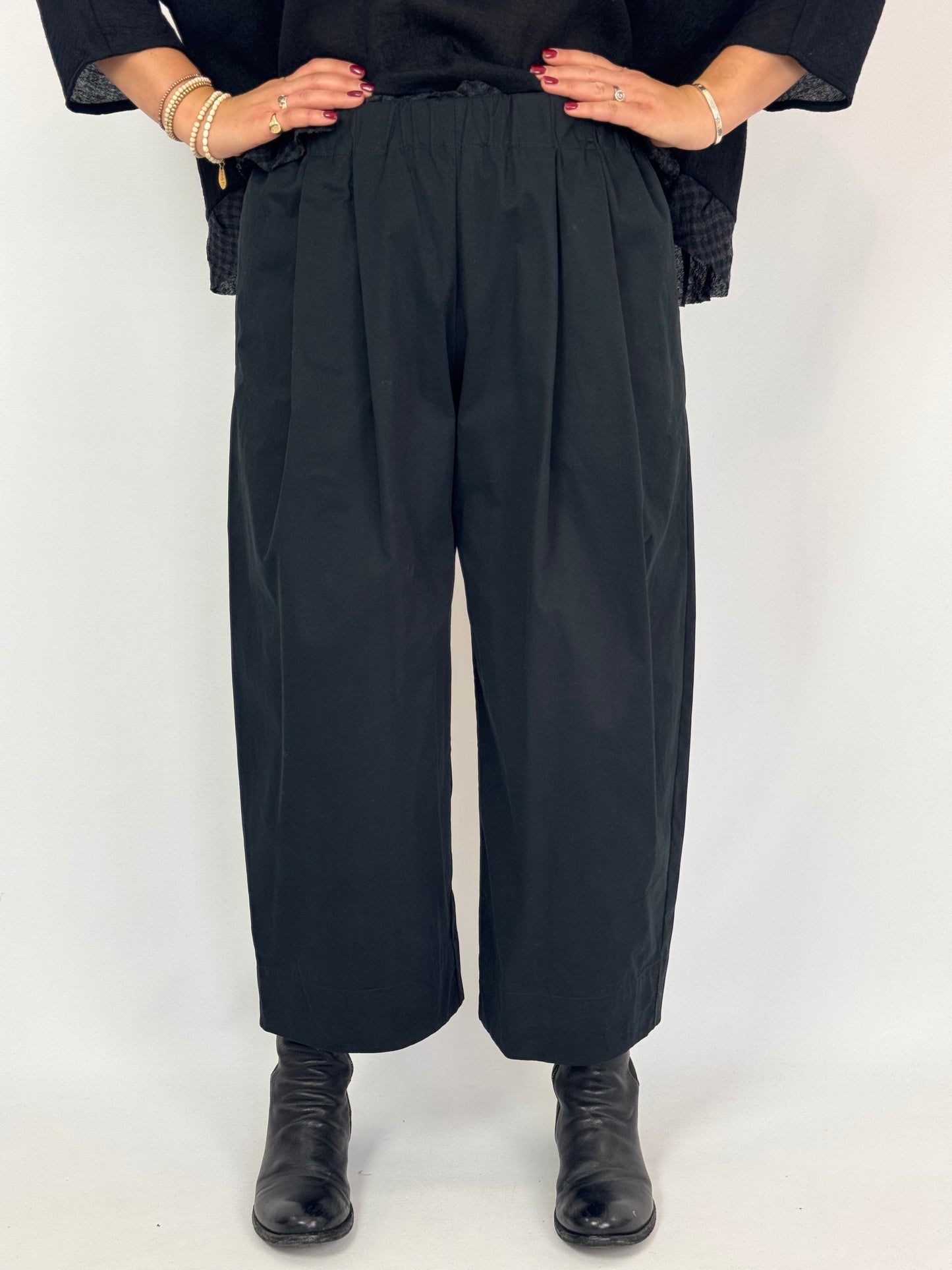 Apuntob 1979 Trousers Black