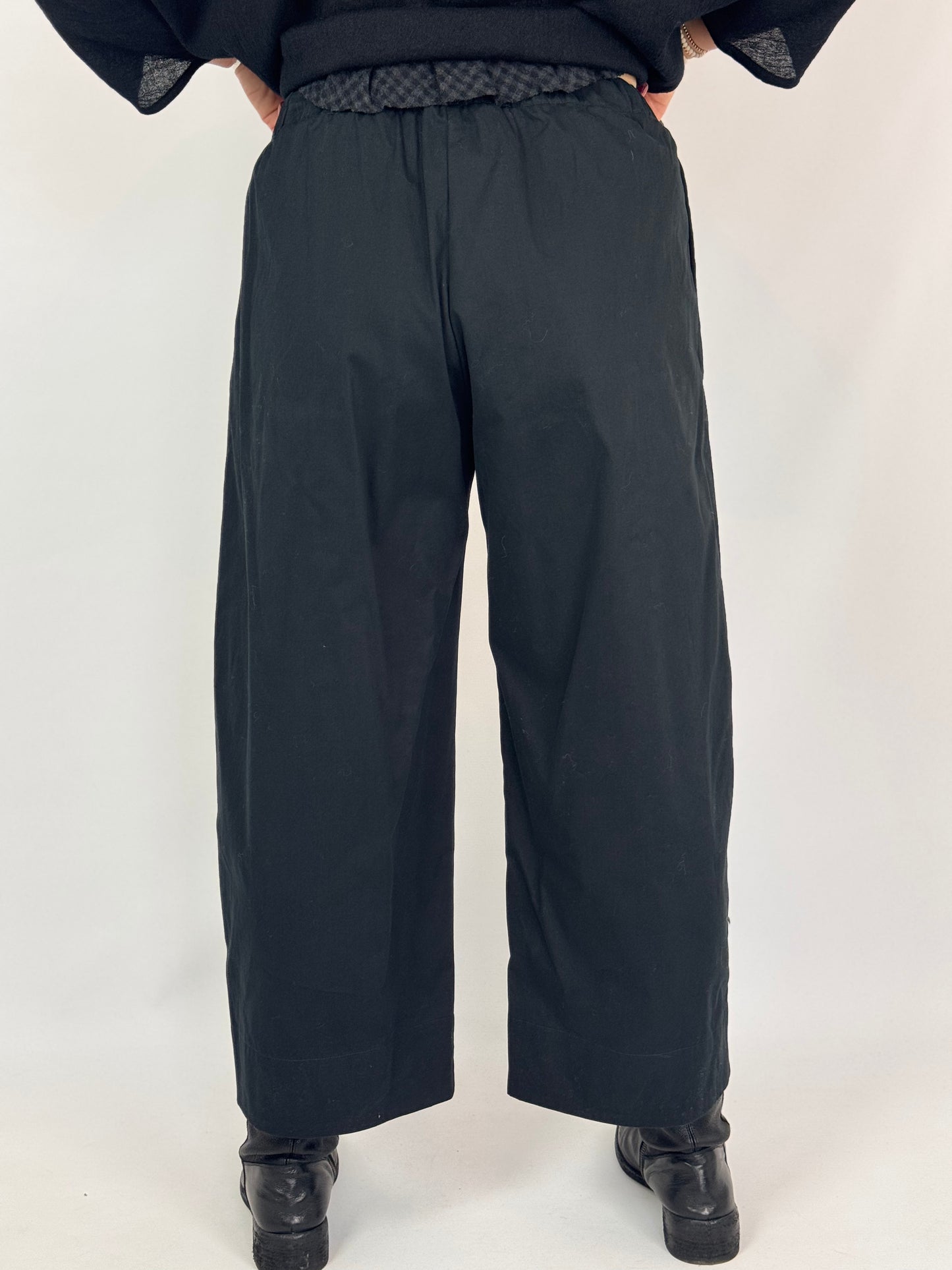 Apuntob 1979 Trousers Black