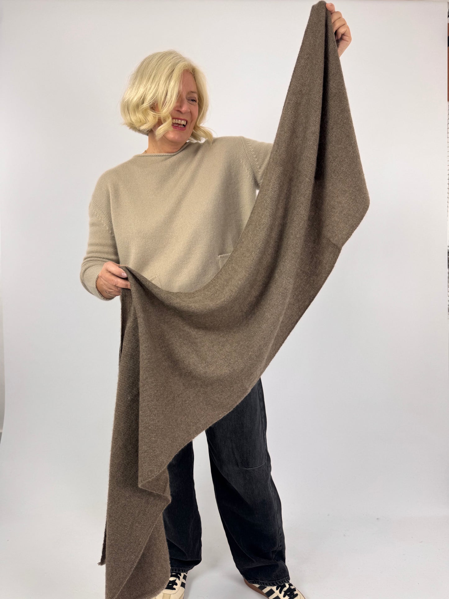 Cordelia James Muffler Scarf Mocha