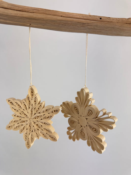 A World of Craft Quilled Snowflake Decorations 2-p White