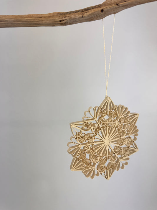 A World of Craft Quilled Snowflake Decoration L