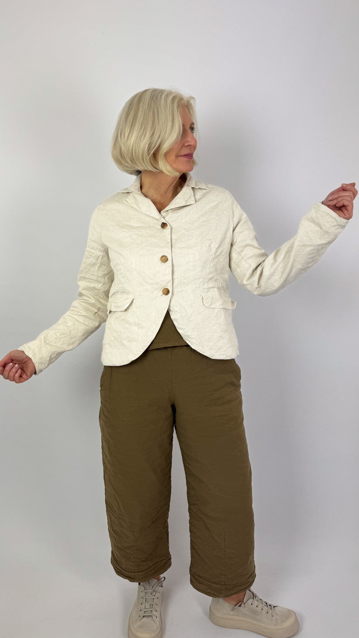 Aequamente 107 Trousers Legno