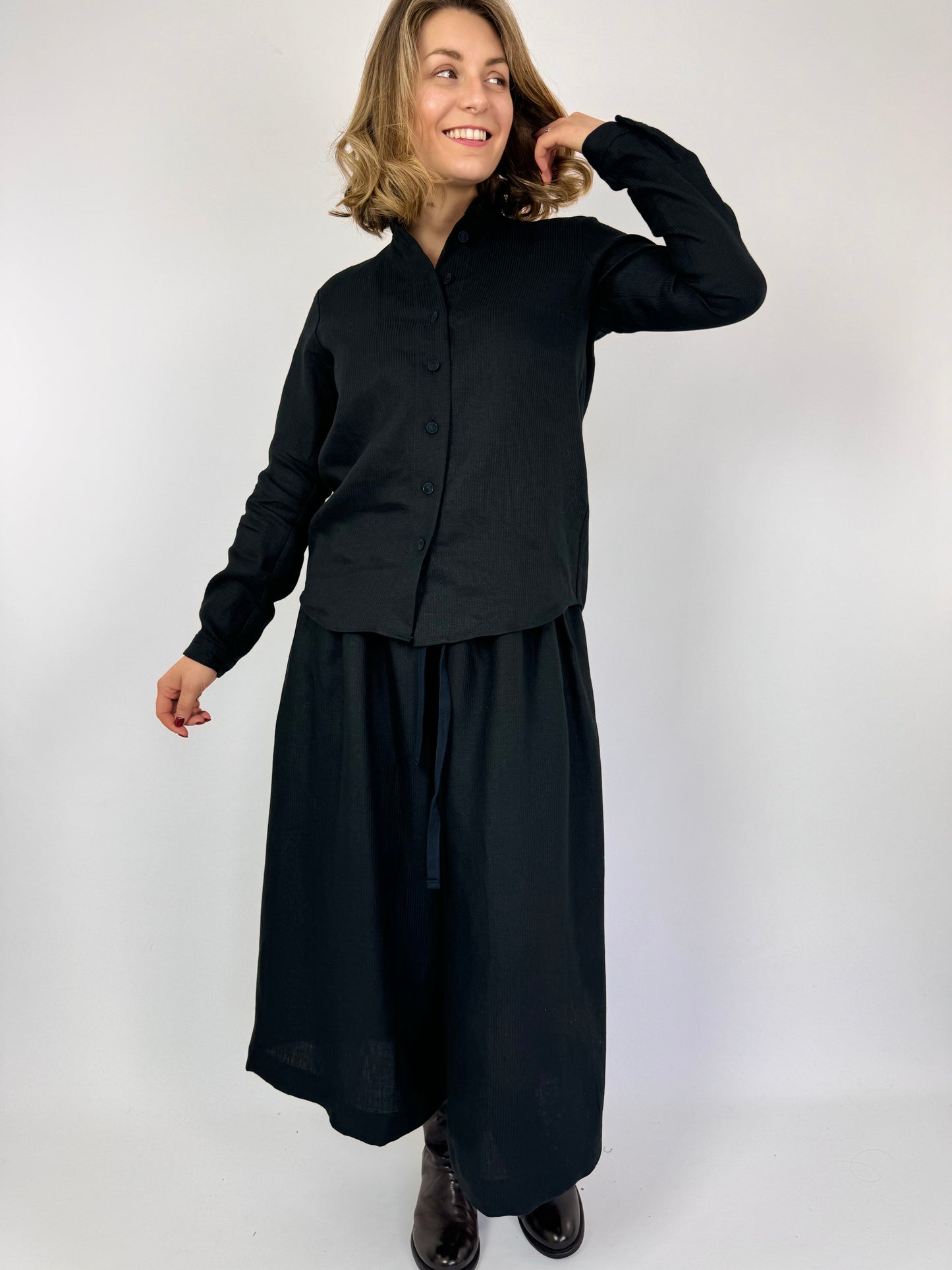 Der Antagonist 17 Trousers Black