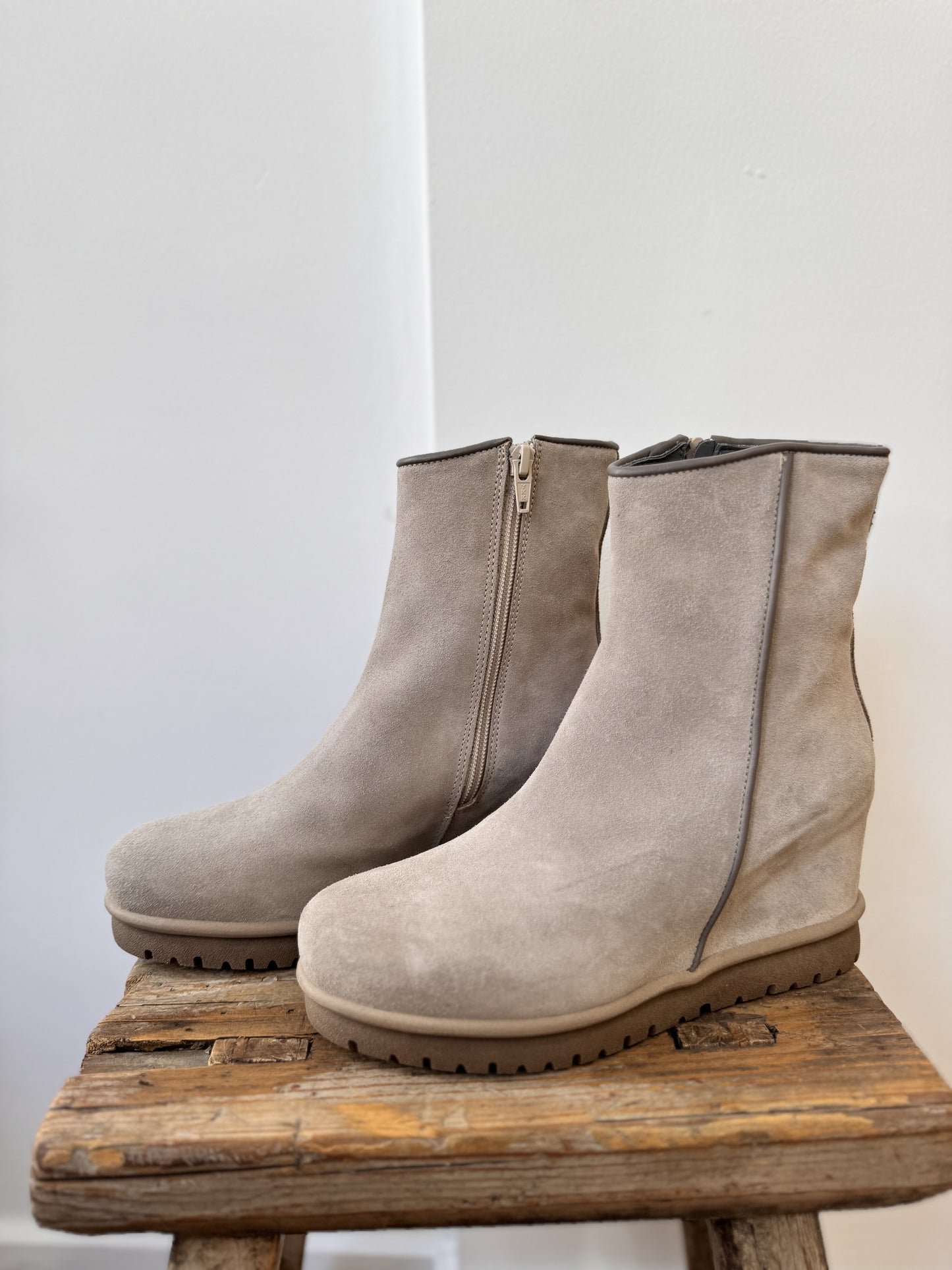 Patrizia Bonfanti Tara Boots Ivory