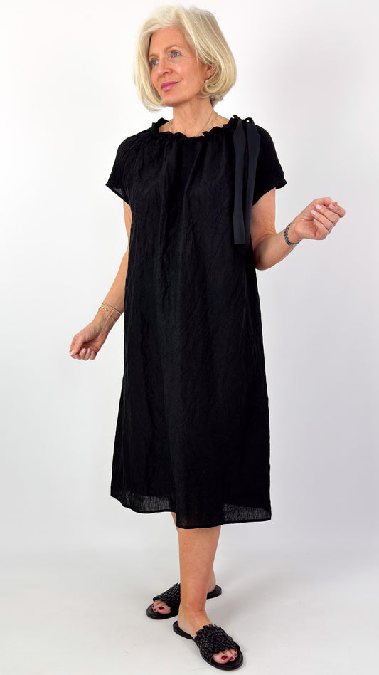 Apuntob 2040 Dress Black