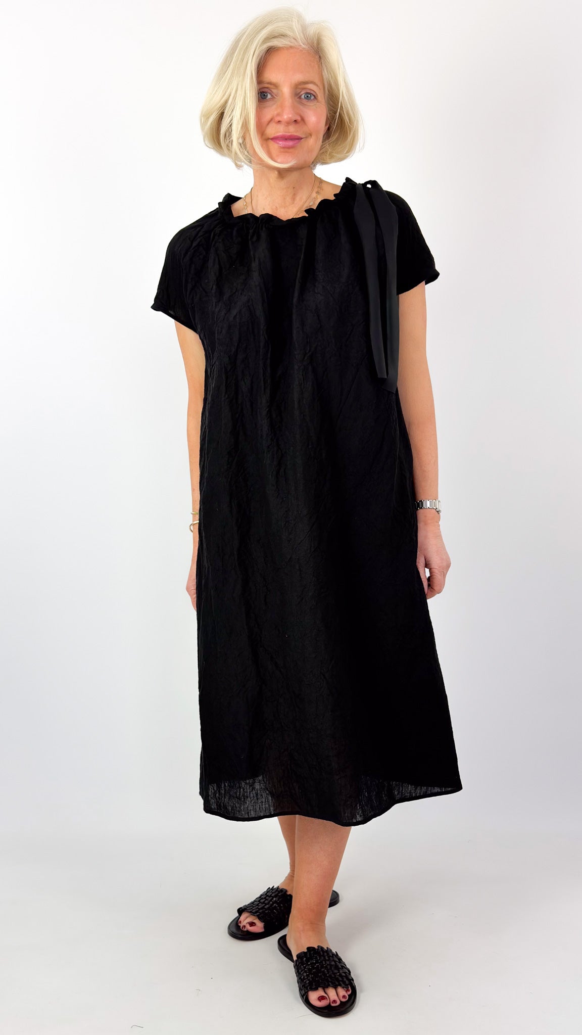 Apuntob 2040 Dress Black