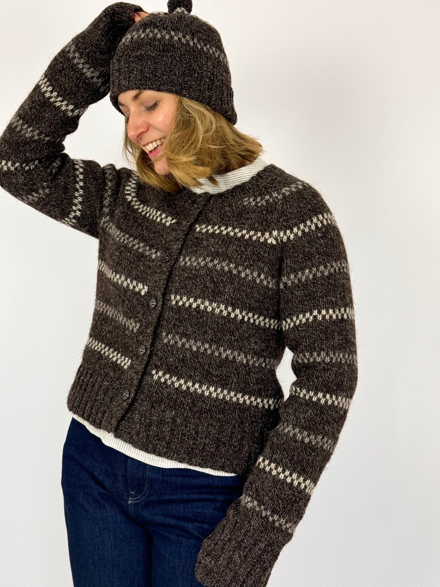 Nygårdsanna Raglan Cardigan Brown