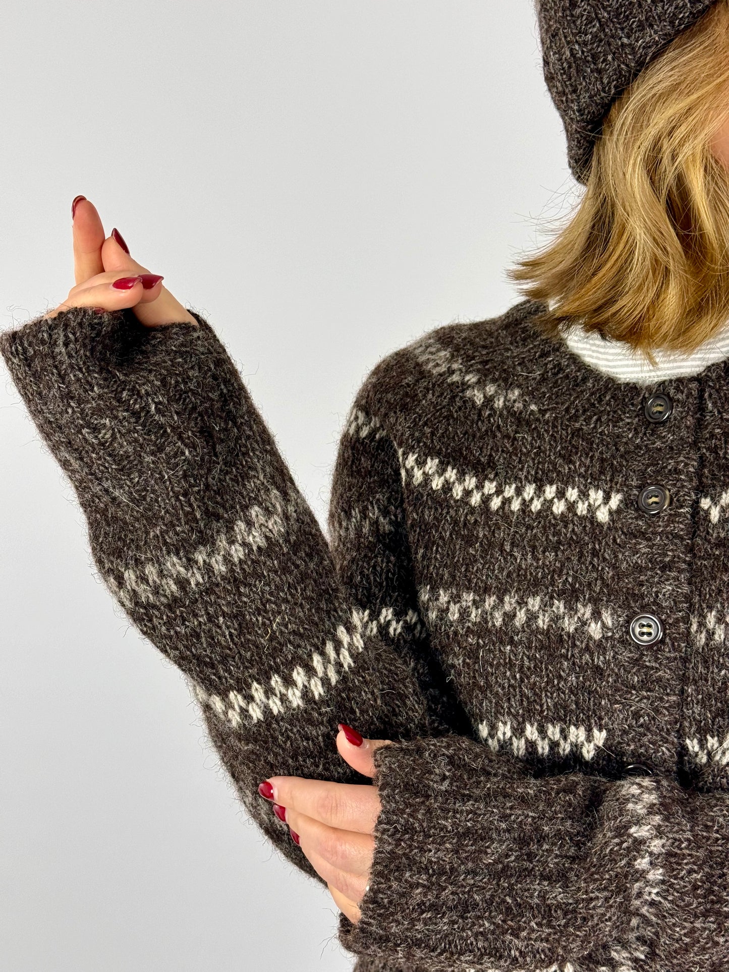 Nygårdsanna Raglan Cardigan Brown