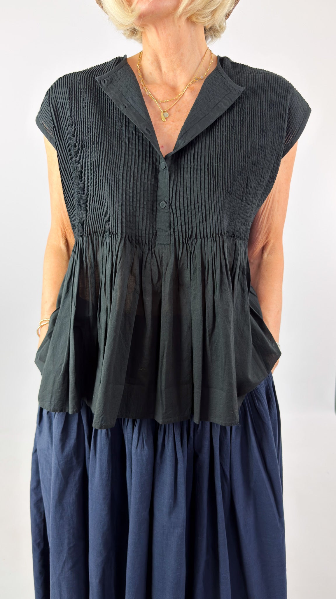 Maison de Soil 242 Pintuck Top Black