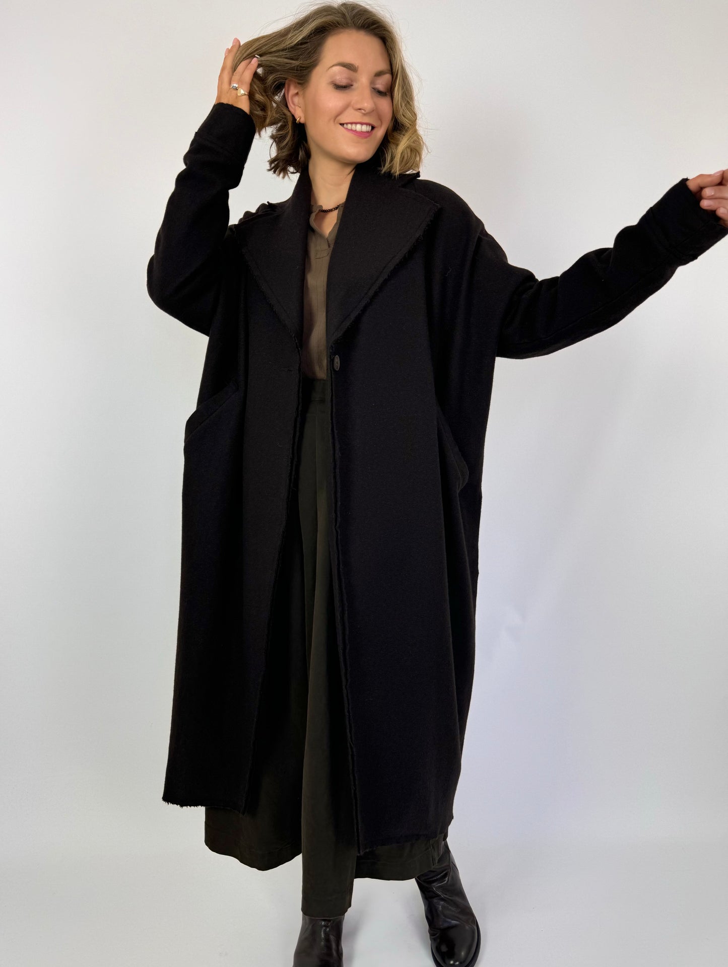 Aequamente 209 Coat Ebano