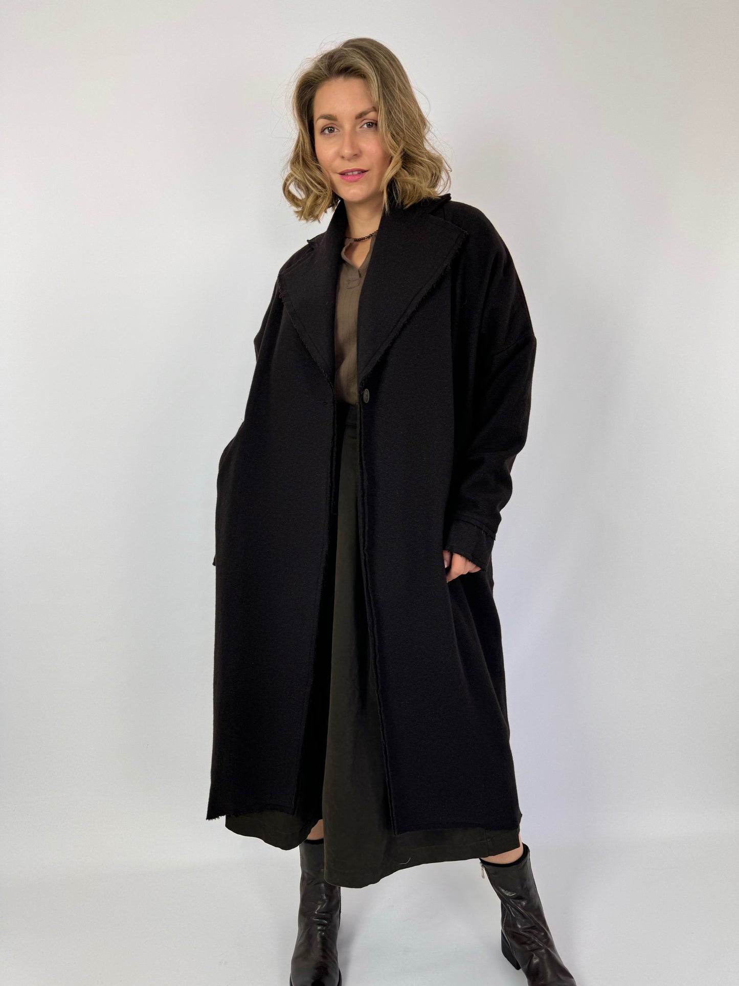 Aequamente 209 Coat Ebano