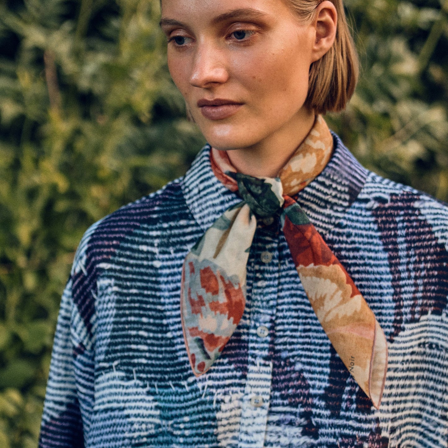Tapis Noir Light Multicolour Flower Scarf