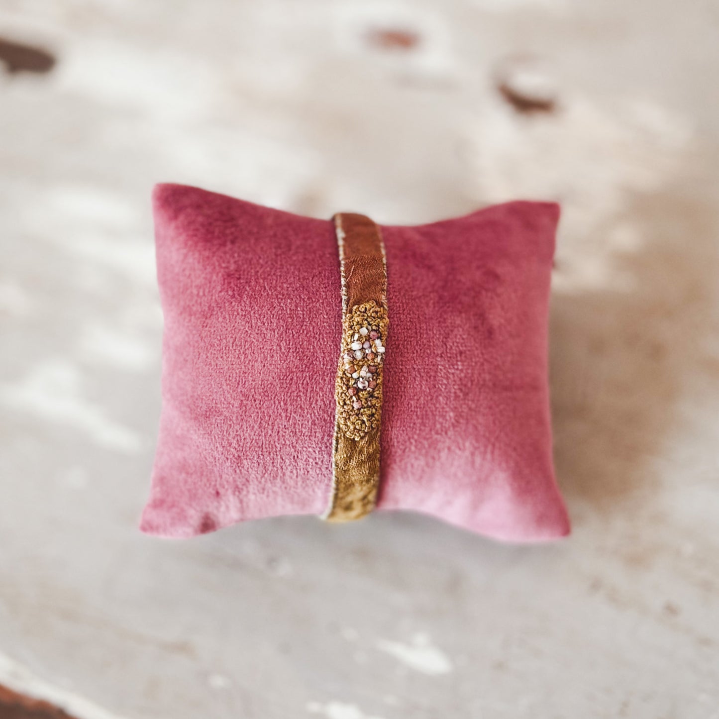 Antomoon Embroidered Silk Bracelet No.25