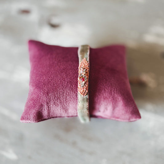 Antomoon Embroidered Silk Bracelet No.27