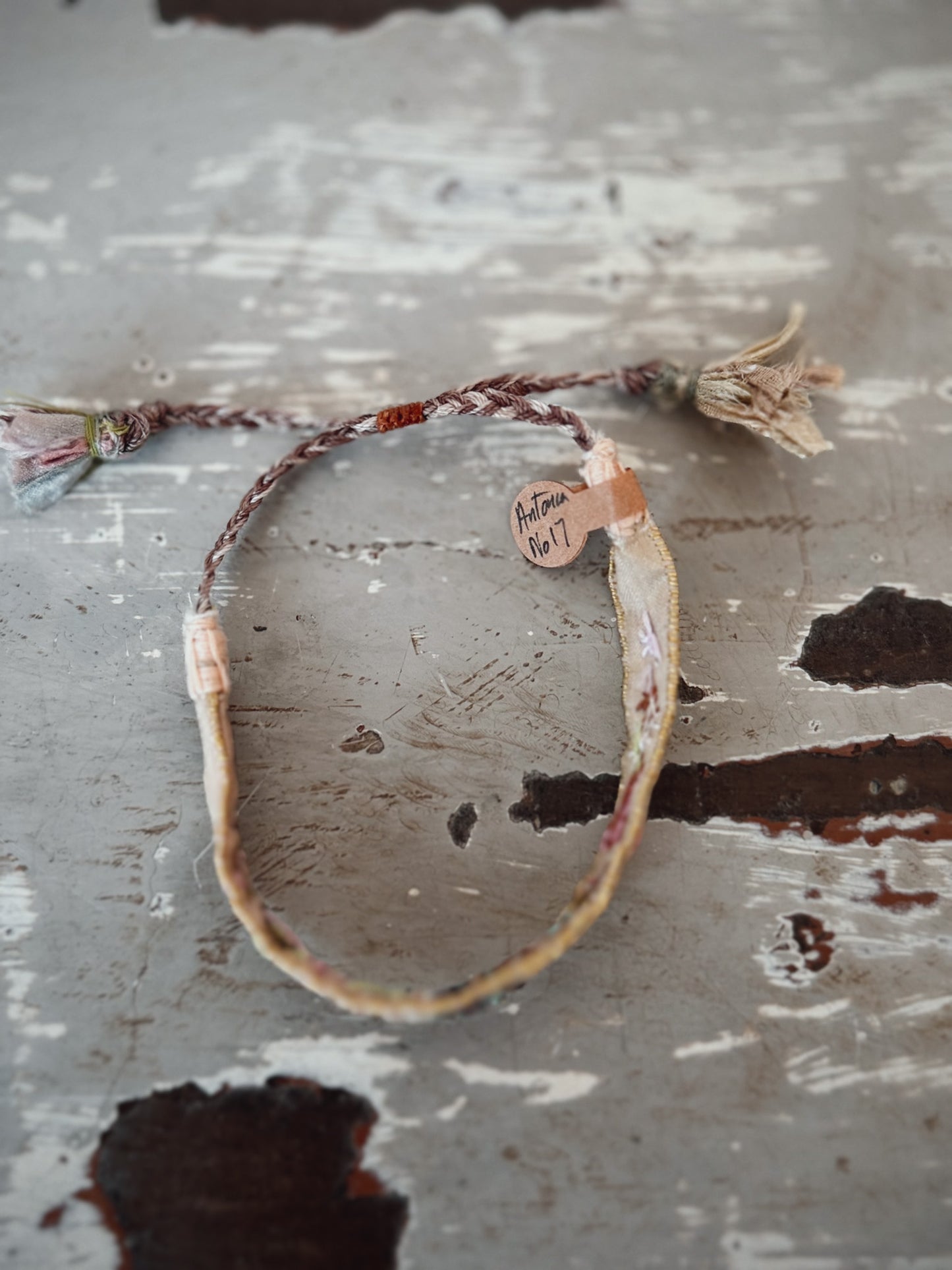 Antomoon Embroidered Silk Bracelet No.17