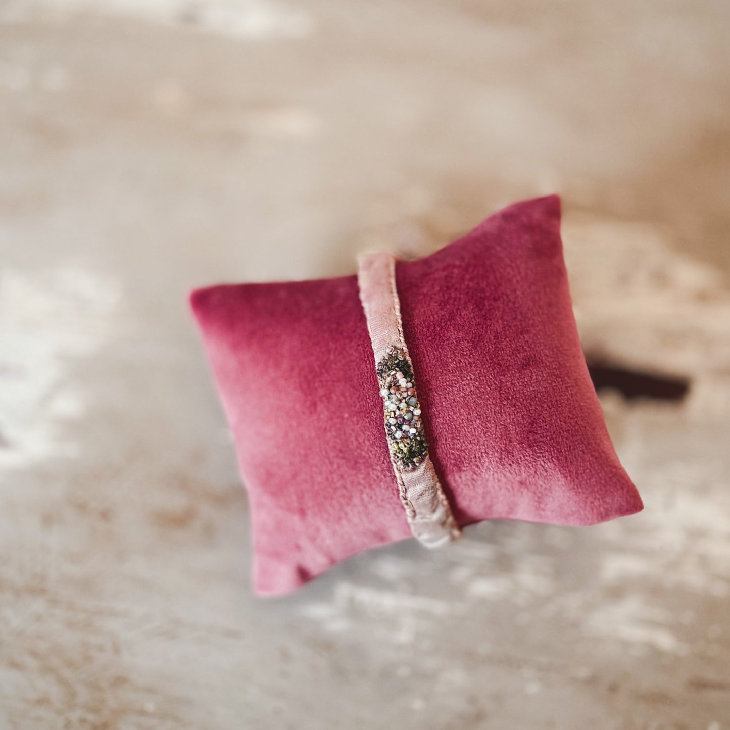 Antomoon Embroidered Silk Bracelet No.21