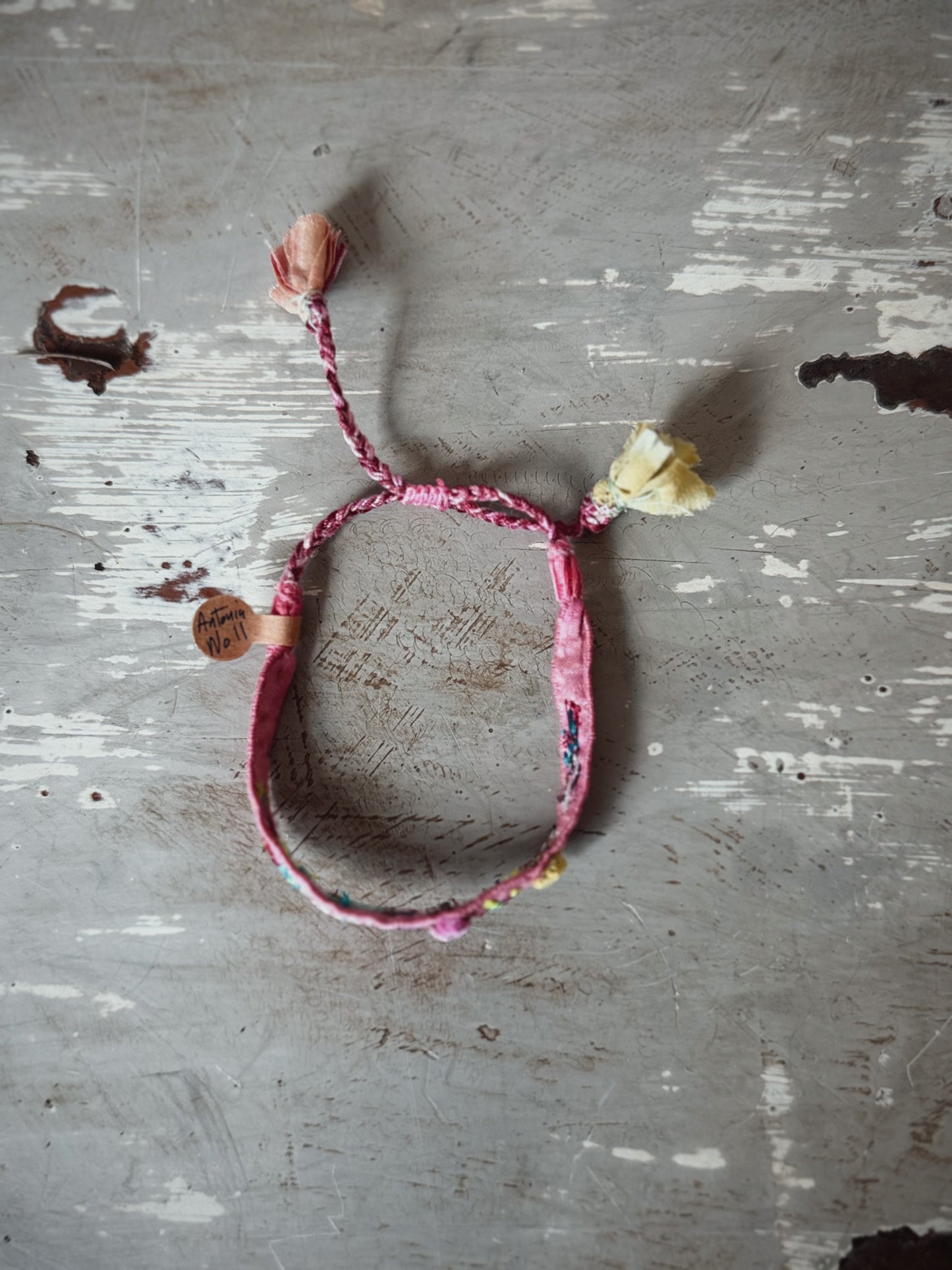 Antomoon Embroidered Silk Bracelet No.11