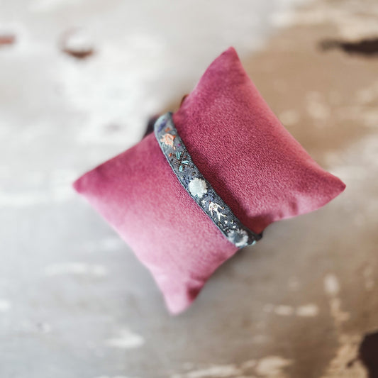 Antomoon Embroidered Silk Bracelet No.14