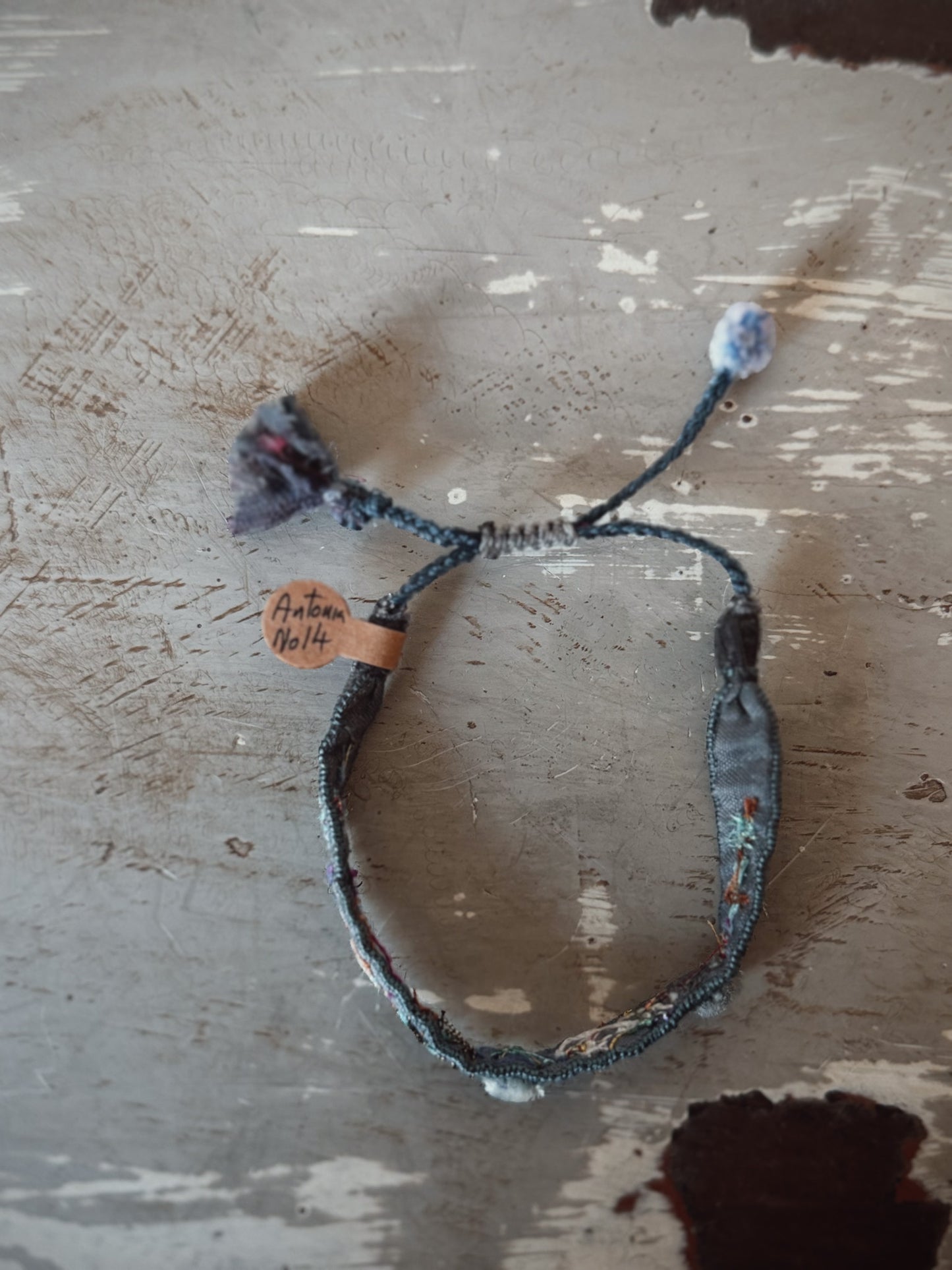 Antomoon Embroidered Silk Bracelet No.14