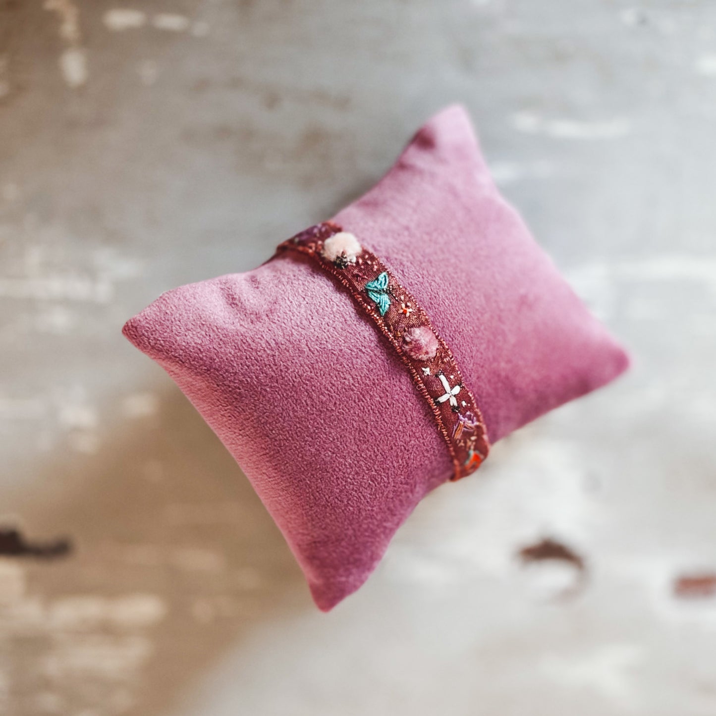 Antomoon Embroidered Silk Bracelet No.18