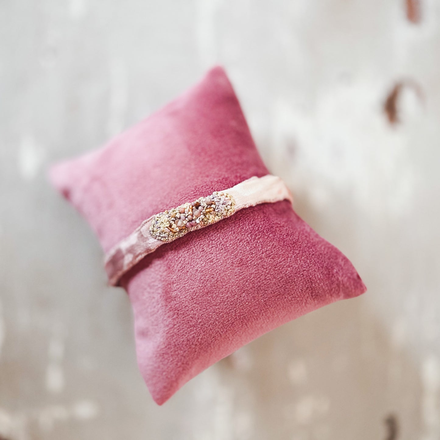 Antomoon Embroidered Silk Bracelet No.22