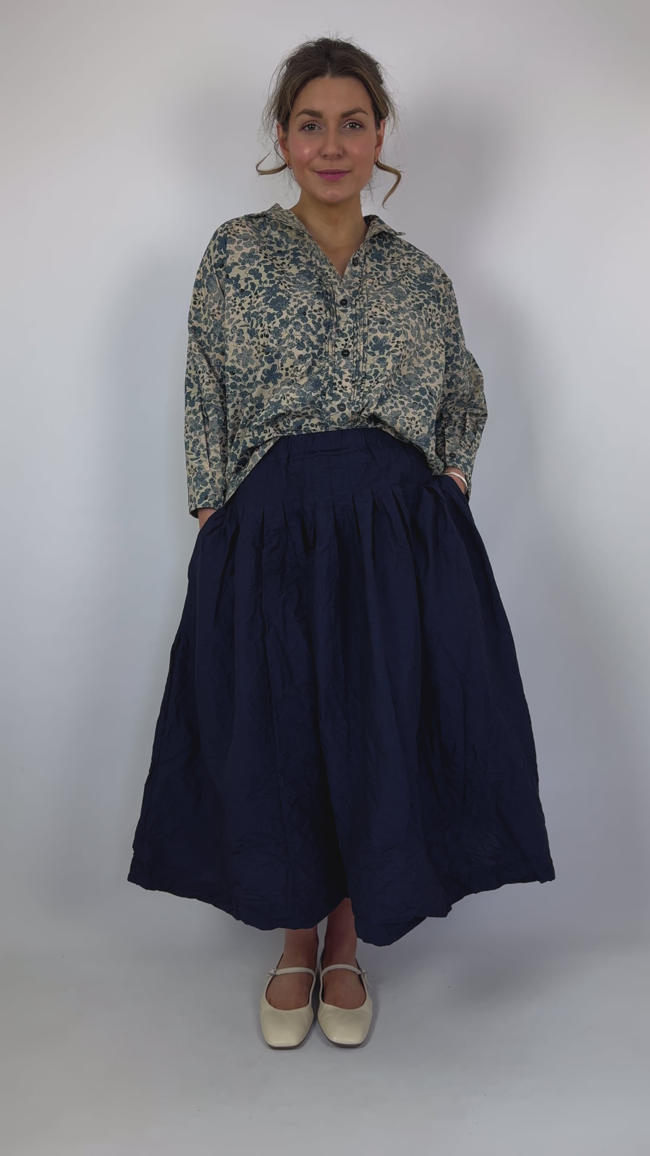 Bergfabel Farmer Skirt Navy – Cordelia James